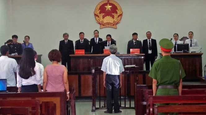 Đình chỉ nhiệm vụ thẩm phán tuyên án treo cho Nguyễn Khắc Thủy