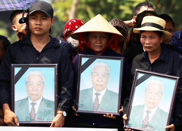 Lễ an táng nguyên Tổng bí thư Đỗ Mười tại quê nhà