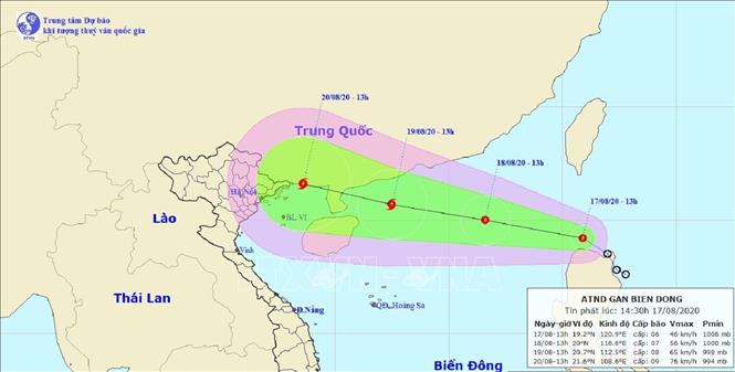 Áp thấp nhiệt đới gần Biển Đông có khả năng mạnh lên thành bão