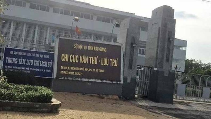 Hậu Giang: 4 cán bộ Chi cục Văn thư - Lưu trữ bị bắt