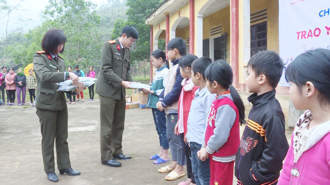 Phòng An ninh đối nội - Công an tỉnh Phú Thọ: Phát huy sức mạnh từ cộng đồng