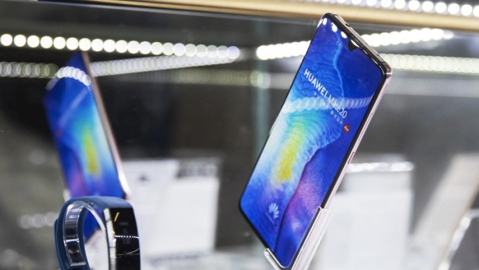 Bị tấn công trên mọi mặt trận, Huawei đã tìm ra phương án B để thay thế Android, Play Store