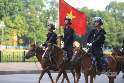 THỦ TƯỚNG, CHỦ TỊCH QUỐC HỘI CHỨNG KIẾN ĐOÀN CẢNH SÁT CƠ ĐỘNG KỴ BINH RA MẮT