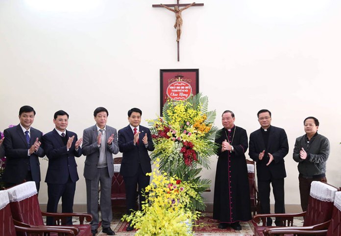 Chủ tịch UBND TP Hà Nội chúc mừng tân Tổng Giám mục Tổng Giáo phận Hà Nội