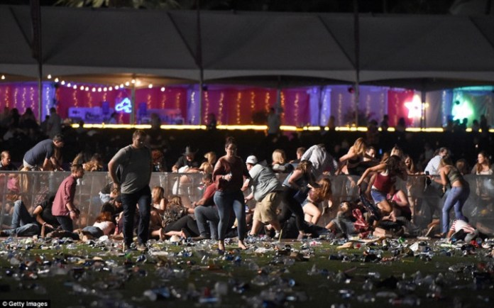 Xả súng tại nơi diễn ra lễ hội âm nhạc ở Las Vegas, nhiều người bị bắn