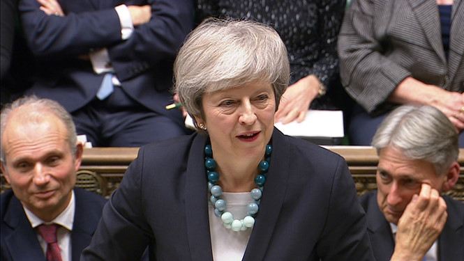 Đảng Bảo thủ Anh bỏ phiếu phế truất Thủ tướng Theresa May