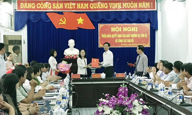 Bị kỷ luật, bí thư huyện ủy được điều chuyển làm phó giám đốc sở