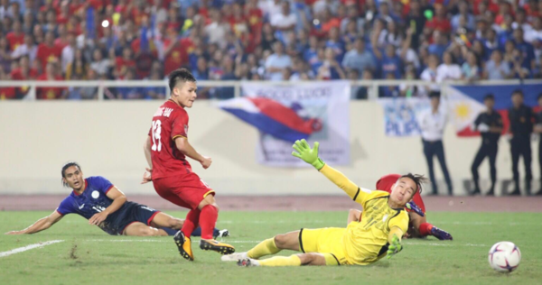 Việt Nam vào chung kết AFF Cup sau 10 năm