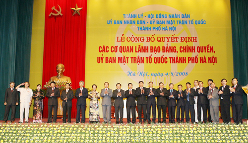 Cuộc sắp xếp 100.000 lãnh đạo, công chức ngày Hà Nội mở rộng
