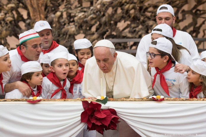 Giáo hoàng nói việc tung tin giả và tin giật gân là ‘tội lỗi rất lớn’