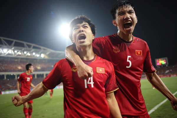 Việt Nam vào chung kết AFF Cup sau 10 năm