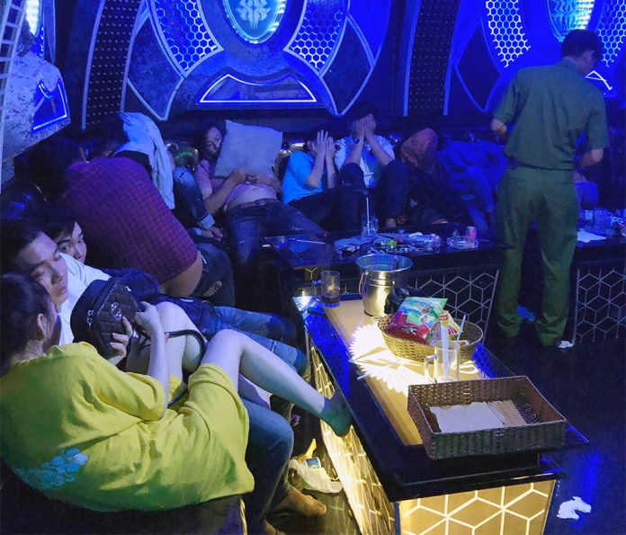 Gần 100 nam nữ mở tiệc ma túy ở quán karaoke lớn nhất Cà Mau