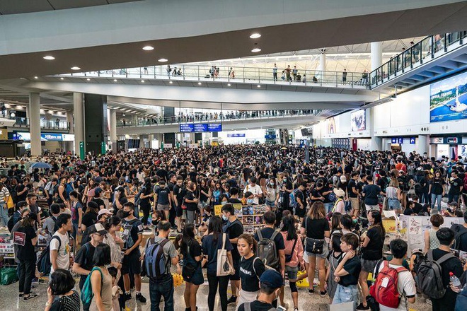 'Biểu tình ở Hong Kong nghiêm trọng hơn thương chiến Mỹ - Trung'