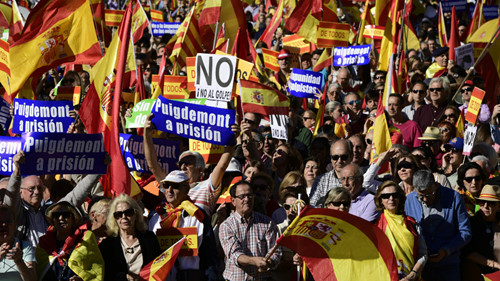 Lãnh đạo Catalonia kêu gọi phản kháng chính quyền Tây Ban Nha