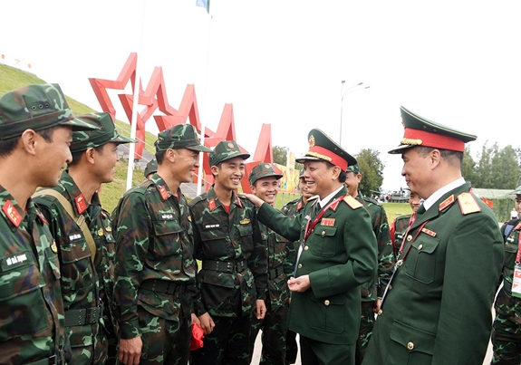 Đội tuyển xe tăng Việt Nam đứng số 1 lượt đầu thi đấu