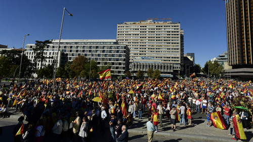 Lãnh đạo Catalonia kêu gọi phản kháng chính quyền Tây Ban Nha