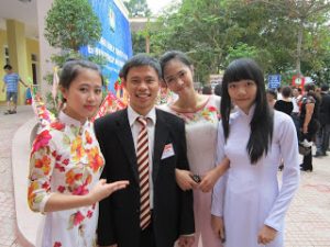 Nghệ An: Cần buộc thôi việc và truy tố giáo viên Trần Hữu Đạo