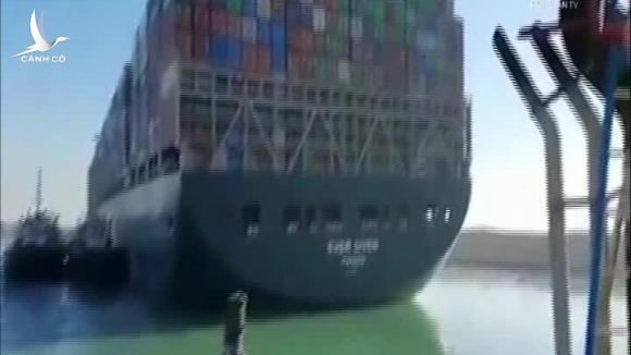 Giải cứu thành công tàu chắn kênh Suez
