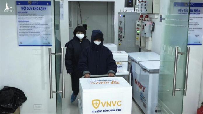 Việt Nam bắt đầu chiến dịch tiêm vaccine Covid-19