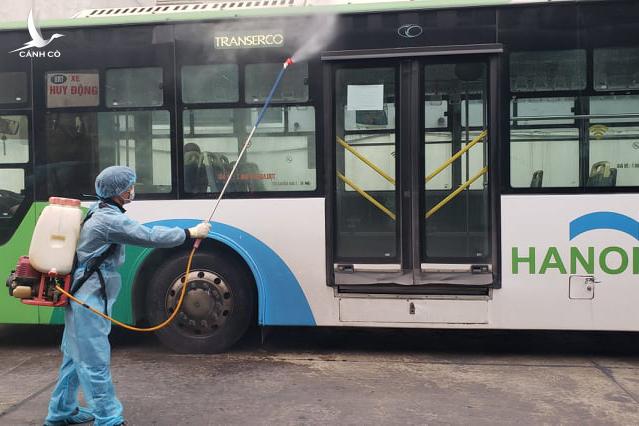 Từ 0h ngày mai, Hà Nội bỏ giãn cách trên các phương tiện công cộng