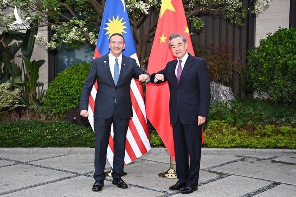 Gọi Ngoại trưởng Trung Quốc là ‘đại ca’, Ngoại trưởng Malaysia phải lên mạng đính chính