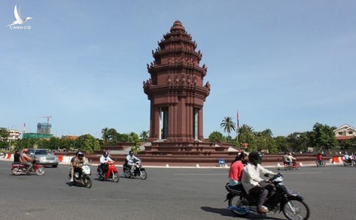 Campuchia phong tỏa thủ đô Phnom Penh