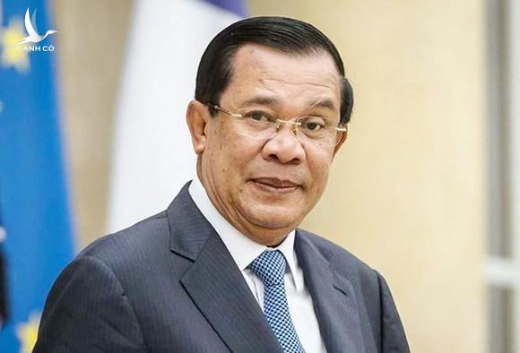 Ông Hun Sen đòi ông Biden xóa khoản nợ “ép Campuchia mua bom Mỹ giội xuống đầu dân Campuchia”