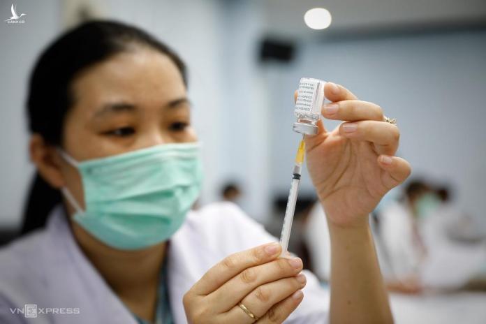 Đề xuất ưu tiên vaccine cho lao động ngành sản xuất trong các khu công nghiệp