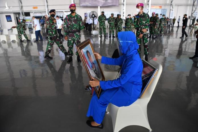 Tàu ngầm Indonesia đã bị đánh chìm bởi sóng độc ngầm?