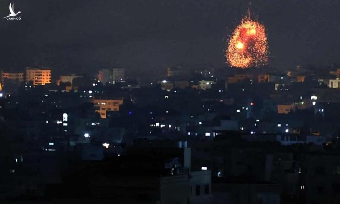 Israel bắt đầu tấn công Dải Gaza bằng bộ binh Israel bắt đầu tấn công Dải Gaza bằng bộ binh