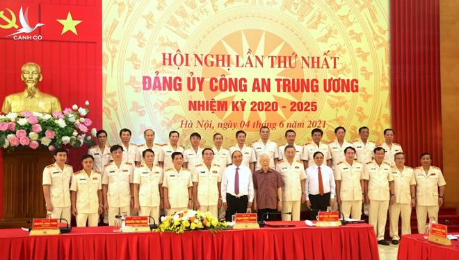 Phát huy trí tuệ tập thể trong lãnh đạo mọi mặt công tác Công an