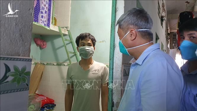 Thứ trưởng Bộ Y tế Nguyễn Trường Sơn yêu cầu Bình Dương áp dụng triệt để Chỉ thị 16 Thứ trưởng Bộ Y tế Nguyễn Trường Sơn yêu cầu Bình Dương áp dụng triệt để Chỉ thị 16
