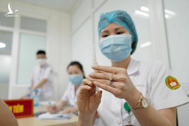 Việt Nam bắt đầu thử nghiệm giai đoạn ba vaccine Nanocovax