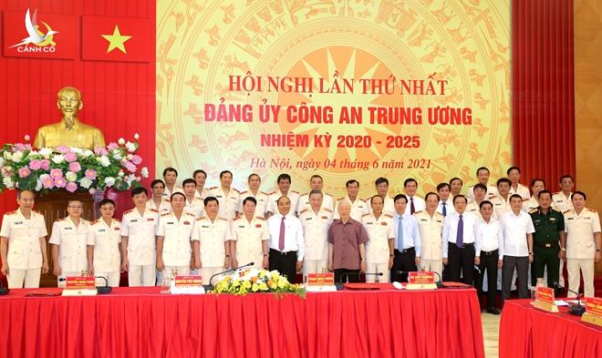 Phát huy trí tuệ tập thể trong lãnh đạo mọi mặt công tác Công an