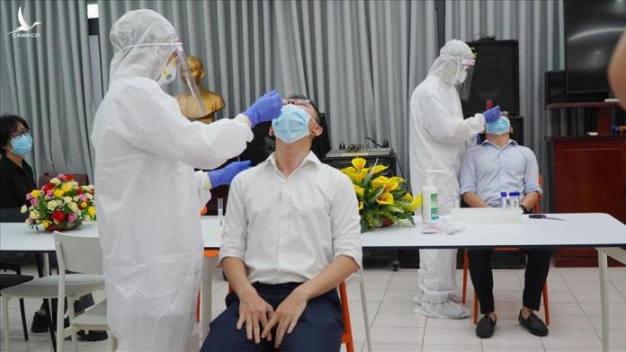 Giảm hội họp, chi thường xuyên để thêm tiền chống Covid-19 Giảm hội họp, chi thường xuyên để thêm tiền chống Covid-19