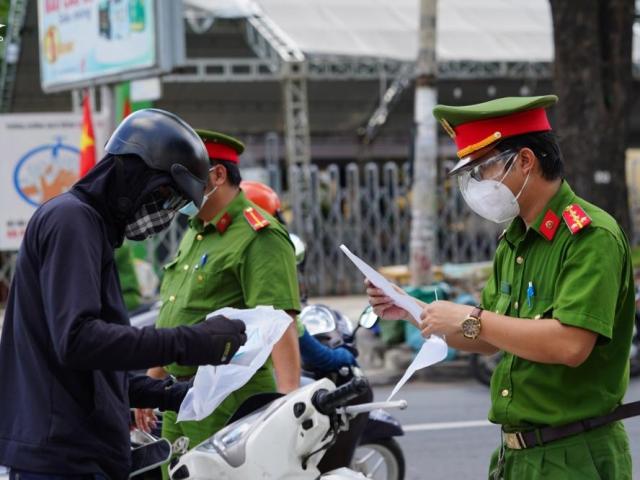 Cuộc gọi nữa đêm đến số máy Đại tá Thắng và những chiếc bếp vẫn còn đỏ lửa