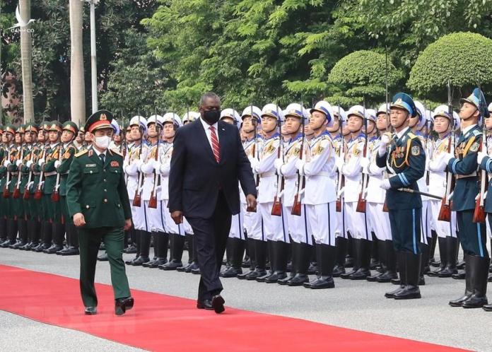 Bộ trưởng Phan Văn Giang đón, hội đàm với Bộ trưởng Quốc phòng Mỹ Lloyd Austin