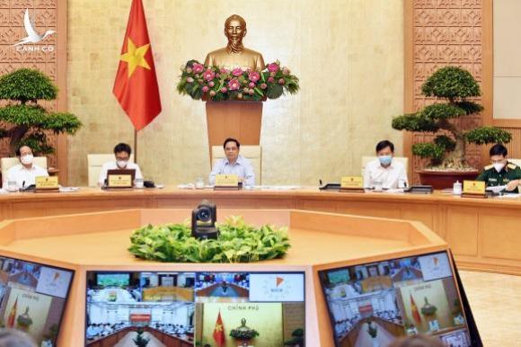 Thủ tướng kêu gọi ưu tiên vắc xin cho TP.HCM, Hà Nội và các tỉnh có KCN