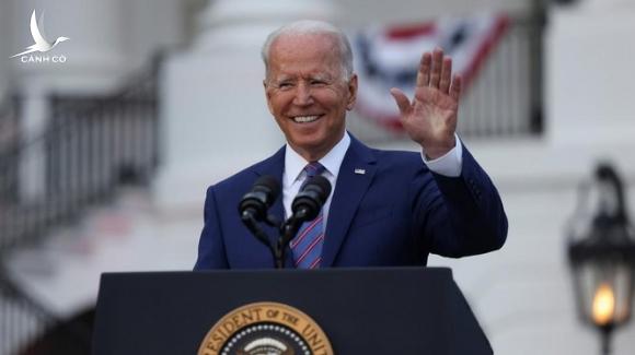 Tổng thống Biden: “Tiêm vaccine là hành động yêu nước nhất mà bạn có thể làm”!