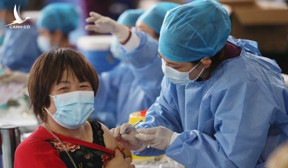 Tiết lộ sức khỏe Giám đốc CDC Trung Quốc tiêm trộn 3 liều vaccine Covid-19 Tiết lộ sức khỏe Giám đốc CDC Trung Quốc tiêm trộn 3 liều vaccine Covid-19