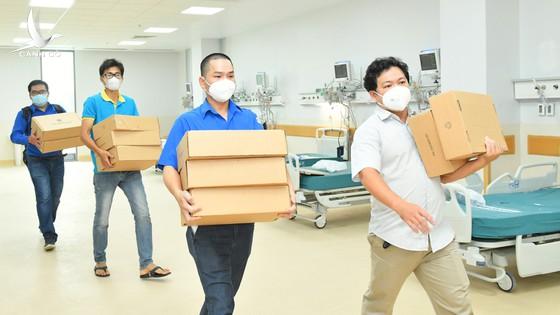 Bí thư Thành ủy TPHCM Nguyễn Văn Nên thăm Bệnh viện Hồi sức Covid-19