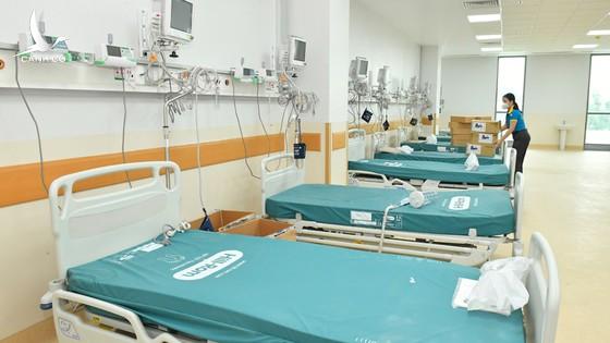 Bí thư Thành ủy TPHCM Nguyễn Văn Nên thăm Bệnh viện Hồi sức Covid-19 Bí thư Thành ủy TPHCM Nguyễn Văn Nên thăm Bệnh viện Hồi sức Covid-19