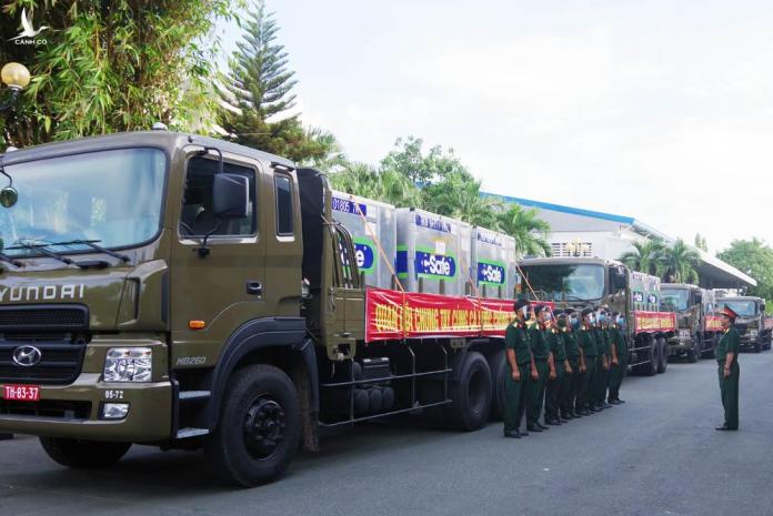 Quân đội tham gia tiếp nhận, vận chuyển gần 113 triệu liều vắc xin đến năm 2022 Quân đội tham gia tiếp nhận, vận chuyển gần 113 triệu liều vắc xin đến năm 2022