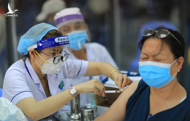 Thủ tướng: “Đến đầu năm 2022, 75 triệu người sẽ được tiêm vaccine”