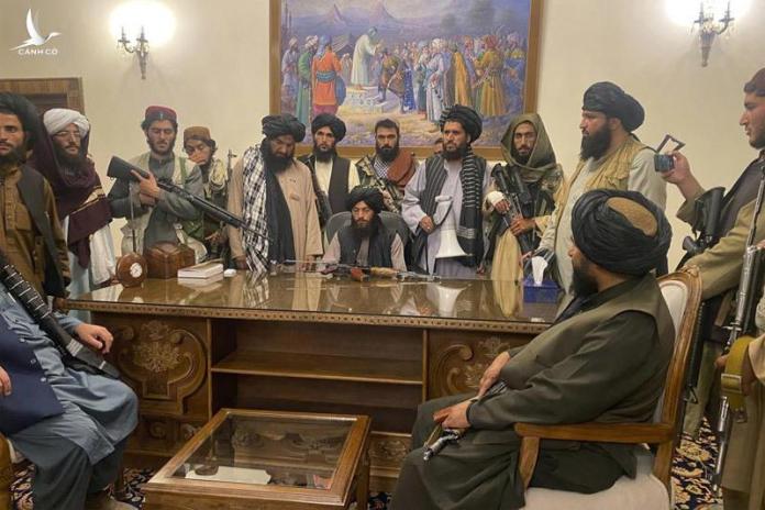 Taliban tuyên bố chiến thắng sau khi Tổng thống Afghanistan ‘bỏ trốn’ ra nước ngoài