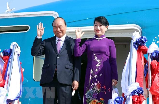 Lễ đón chính thức Chủ tịch nước Nguyễn Xuân Phúc và Phu nhân thăm Lào Lễ đón chính thức Chủ tịch nước Nguyễn Xuân Phúc và Phu nhân thăm Lào