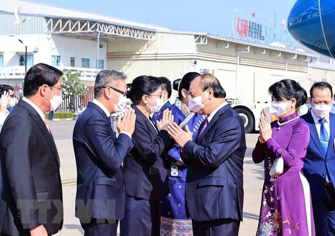 Lễ đón chính thức Chủ tịch nước Nguyễn Xuân Phúc và Phu nhân thăm Lào Lễ đón chính thức Chủ tịch nước Nguyễn Xuân Phúc và Phu nhân thăm Lào