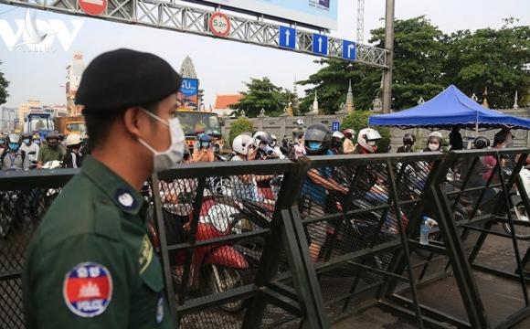 Thủ tướng Hun Sen: Phong tỏa không ngăn chặn sự tự do mà là bảo vệ quyền được sống Thủ tướng Hun Sen: Phong tỏa không ngăn chặn sự tự do mà là bảo vệ quyền được sống