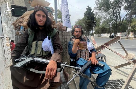 Nhà Trắng thừa nhận vũ khí của Mỹ rơi vào tay Taliban Nhà Trắng thừa nhận vũ khí của Mỹ rơi vào tay Taliban