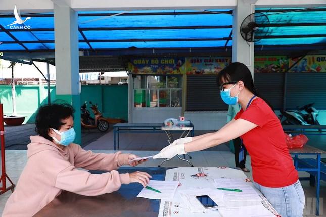 Phó Thủ tướng: TPHCM sẵn sàng chung sống với dịch, không theo đuổi “zero F0” Phó Thủ tướng: TPHCM sẵn sàng chung sống với dịch, không theo đuổi “zero F0”